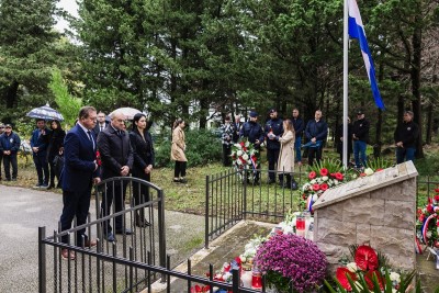 Polaganje vijenaca Bosanka (5).jpg